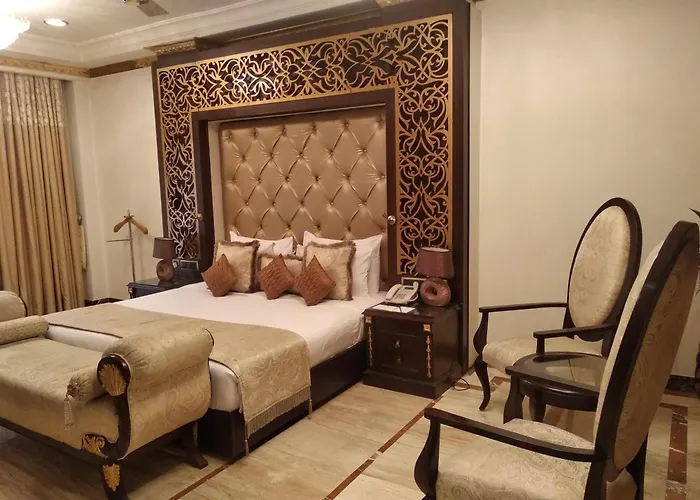 Airport Hotel Yash 5 Mins Aerocity Metro
