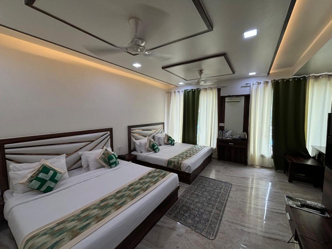 Hotel Airport Yash 5 Mins Aerocity Metro
