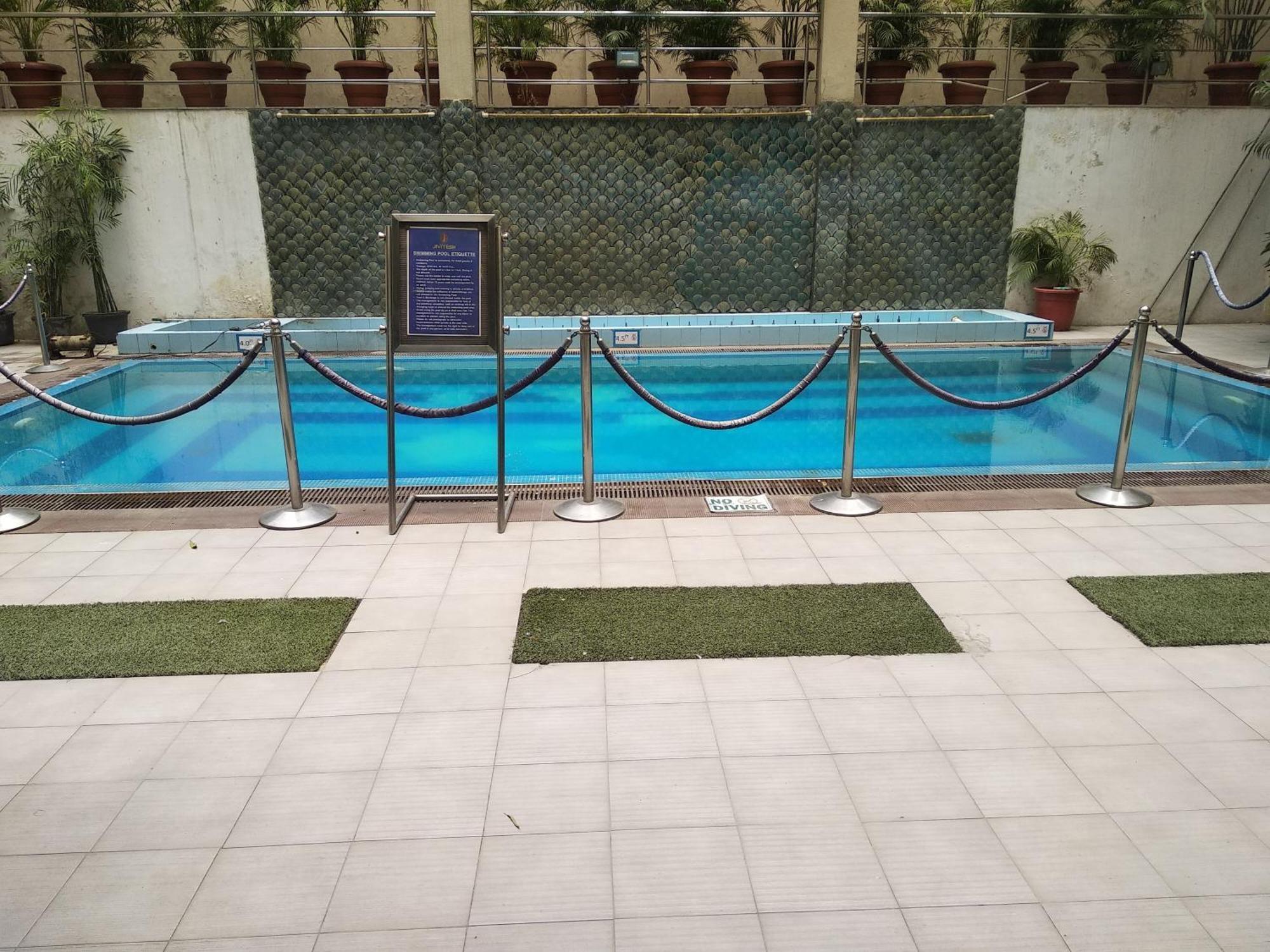Hotel Airport Yash 5 Mins Aerocity Metro 4*