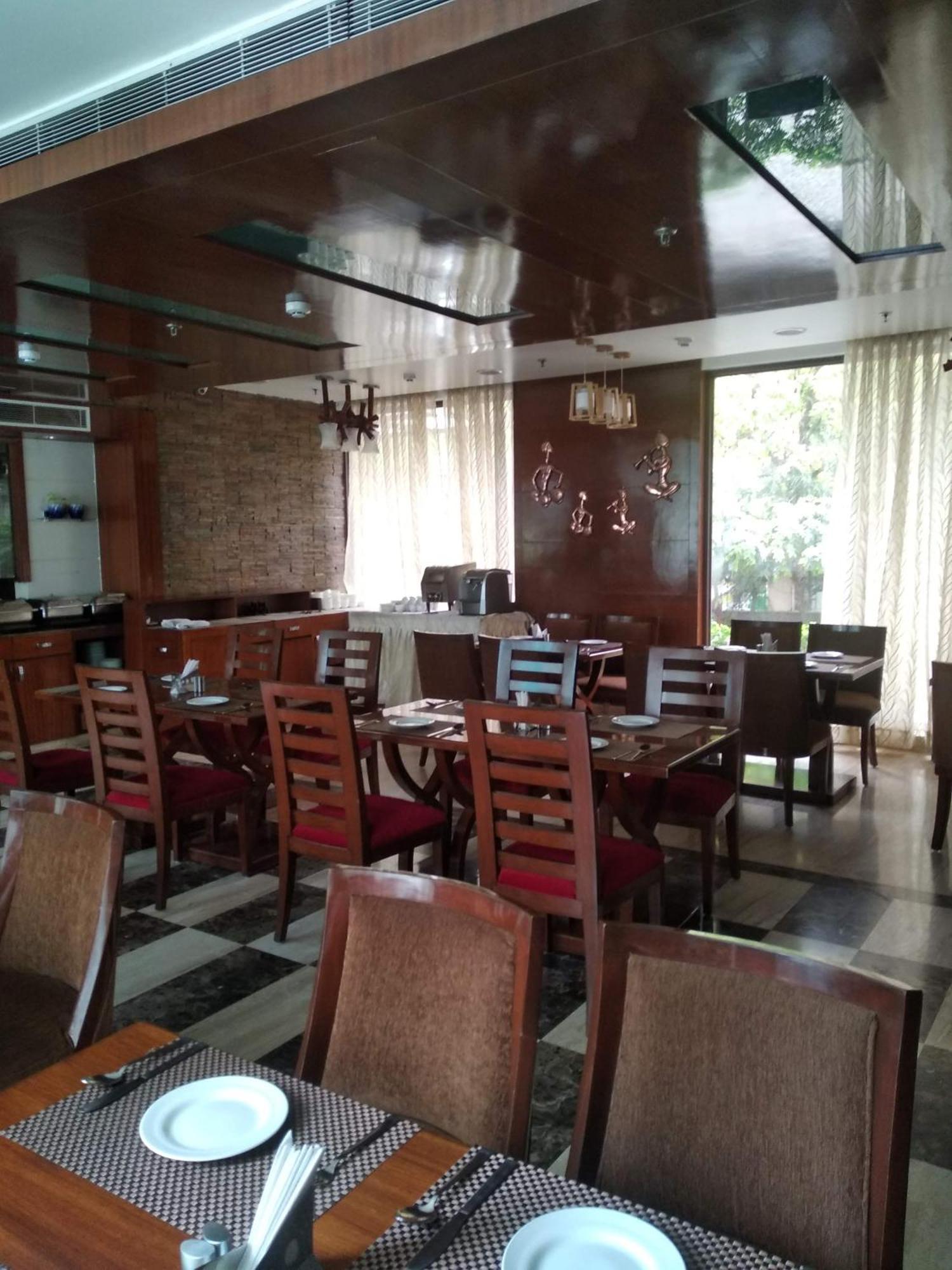 Airport Yash 5 Mins Aerocity Metro Hotel New Delhi