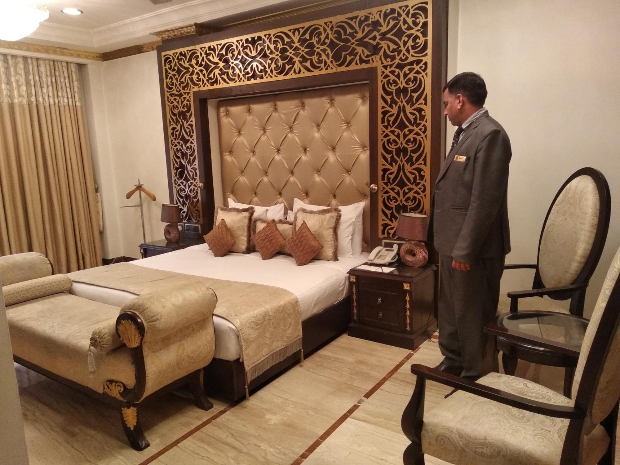 Hotel Airport Yash 5 Mins Aerocity Metro New Delhi