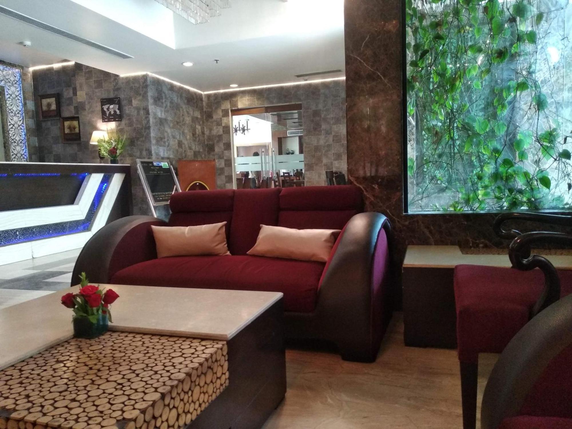 Hotel Airport Yash 5 Mins Aerocity Metro