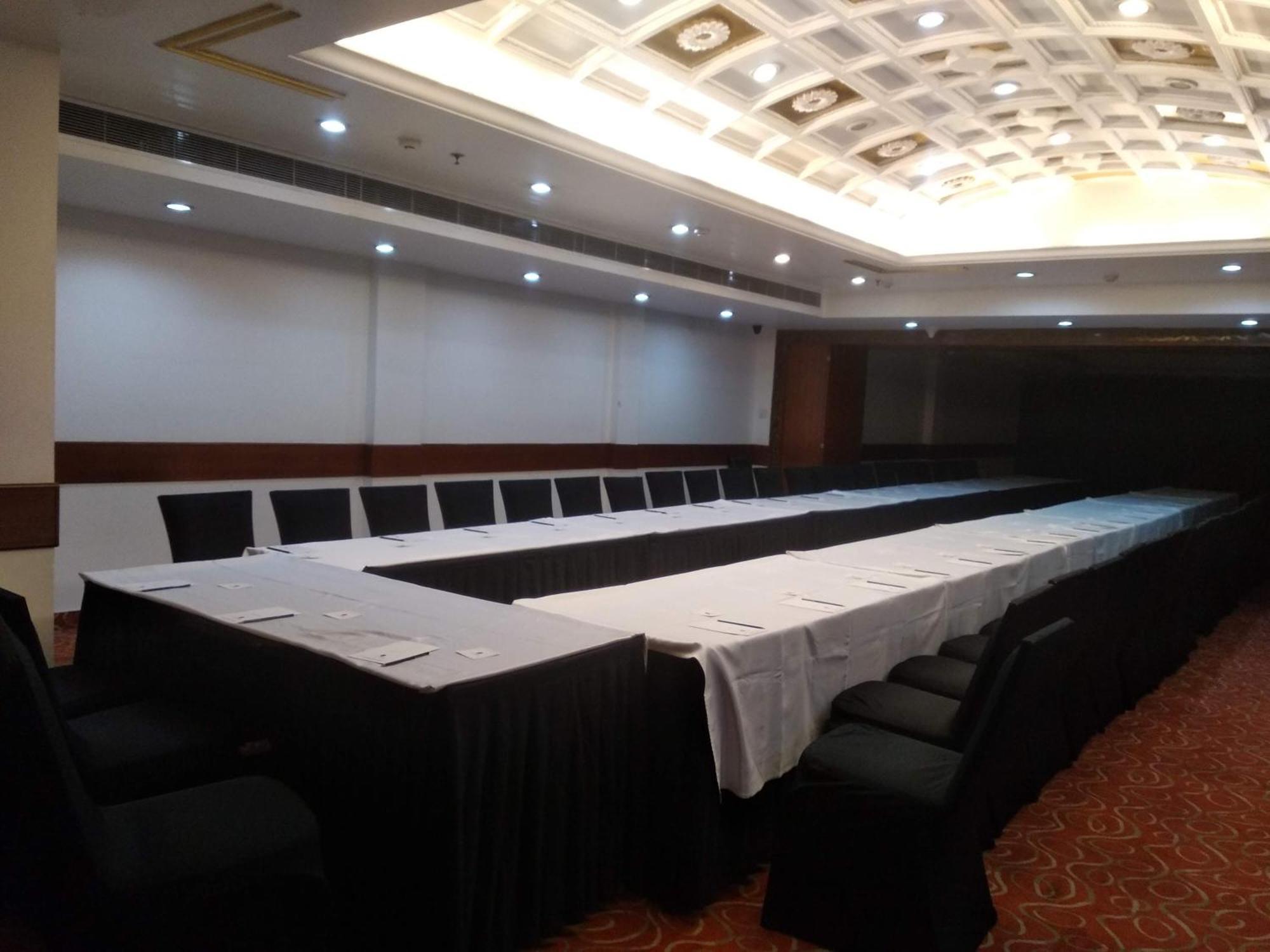 Hotel Airport Yash 5 Mins Aerocity Metro New Delhi