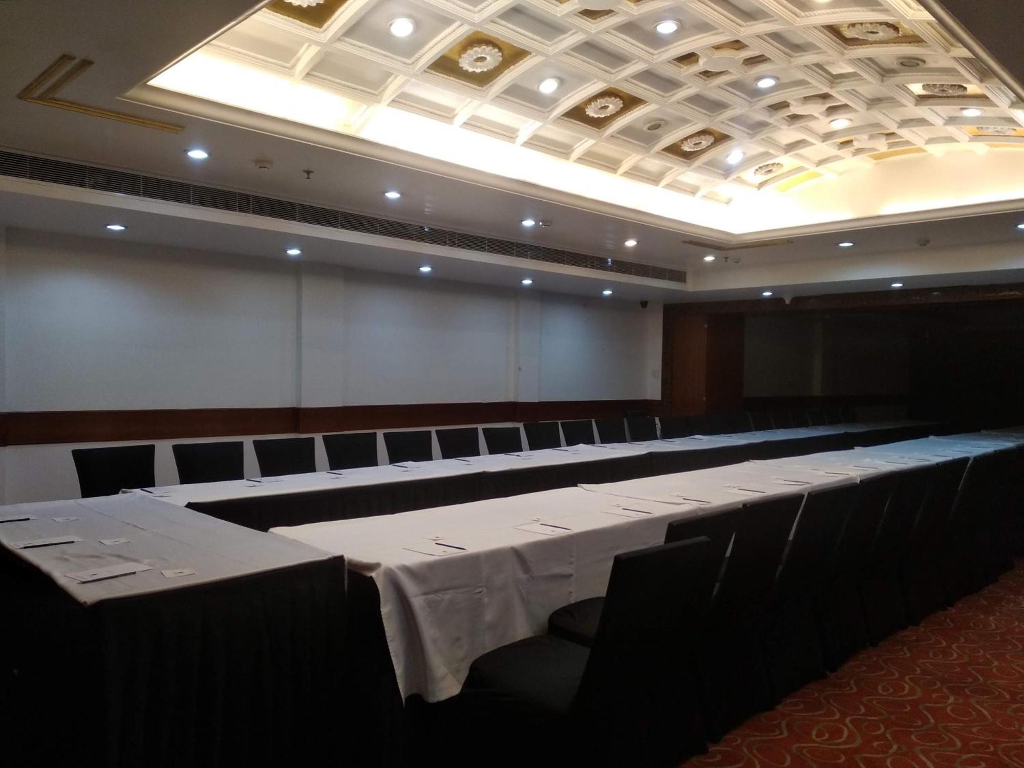Airport Yash 5 Mins Aerocity Metro 4* New Delhi