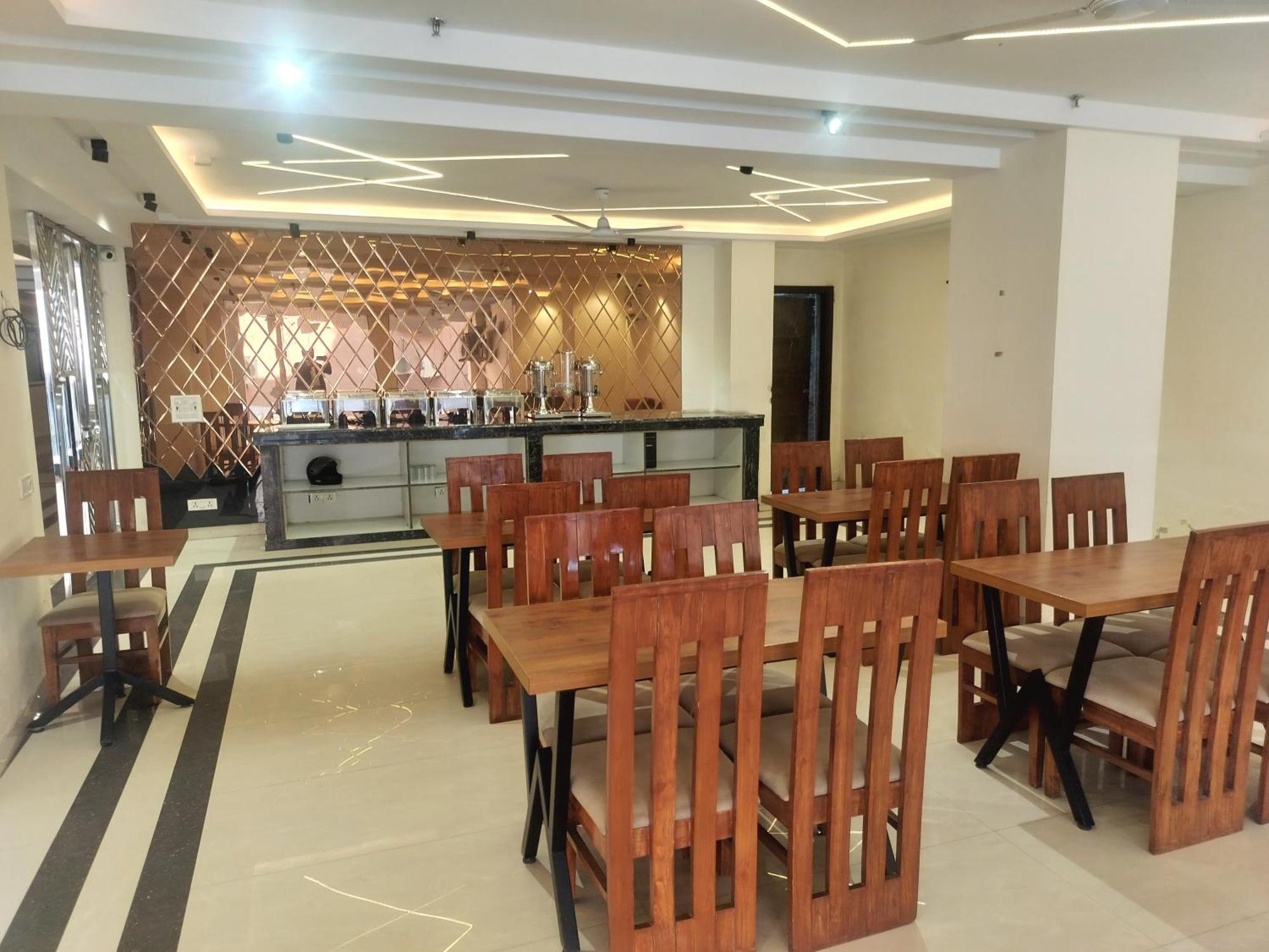 Hotel Airport Yash 5 Mins Aerocity Metro New Delhi