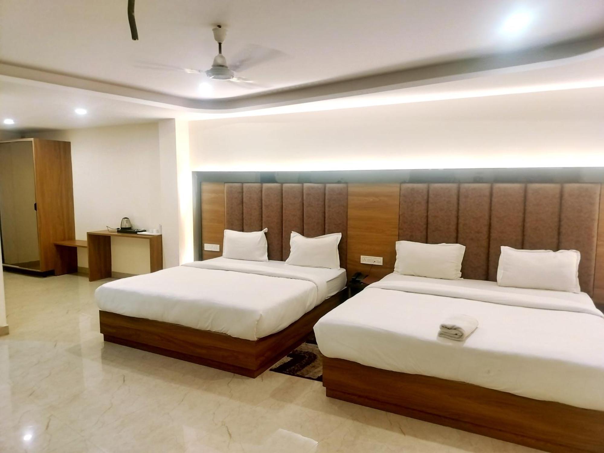 Airport Yash 5 Mins Aerocity Metro Hotel