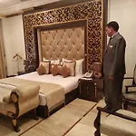 Airport Hotel Yash 5 Mins Aerocity Metro