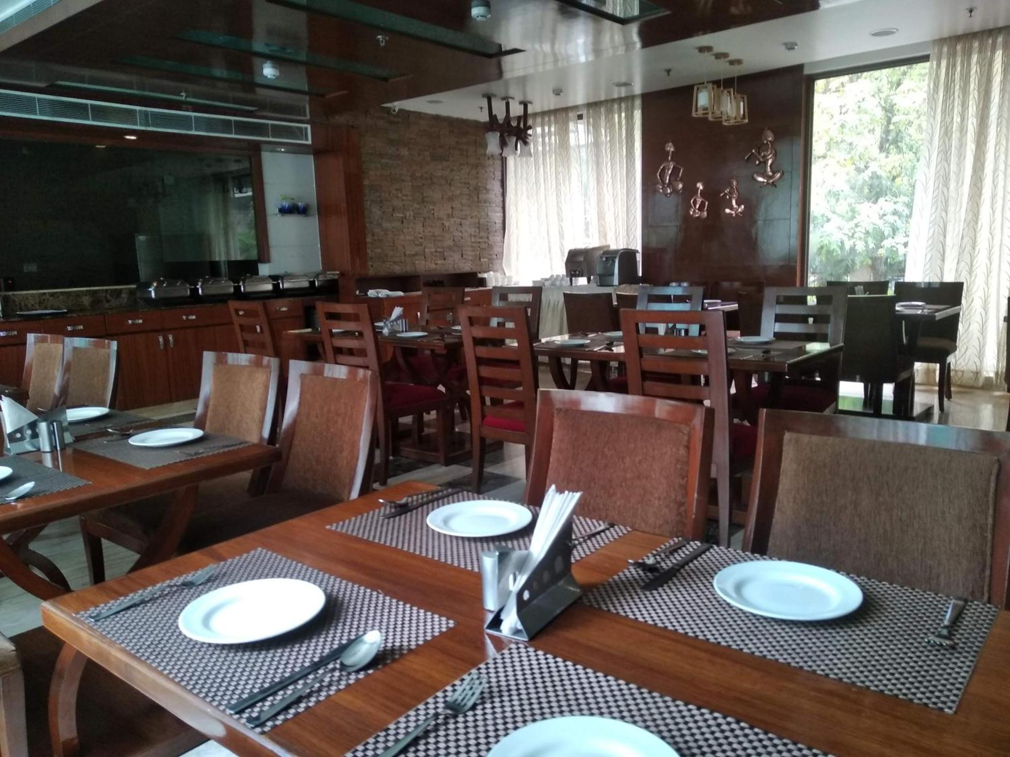 Airport Yash 5 Mins Aerocity Metro Hotel New Delhi